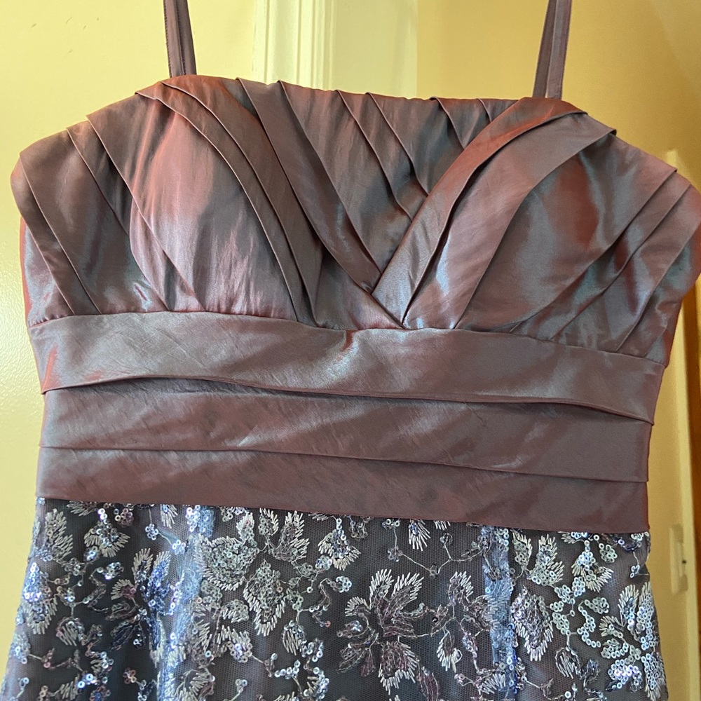 Elegant Sequence Gown with Jacket - Picture 9 of 13